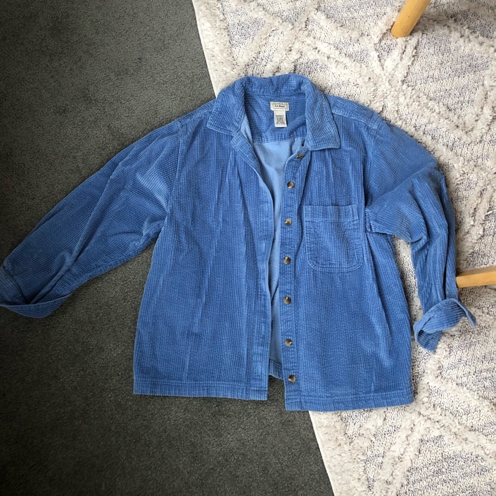 LL BEAN vintage cuorduroy button up baby blue shirt - size M - 100% cotton